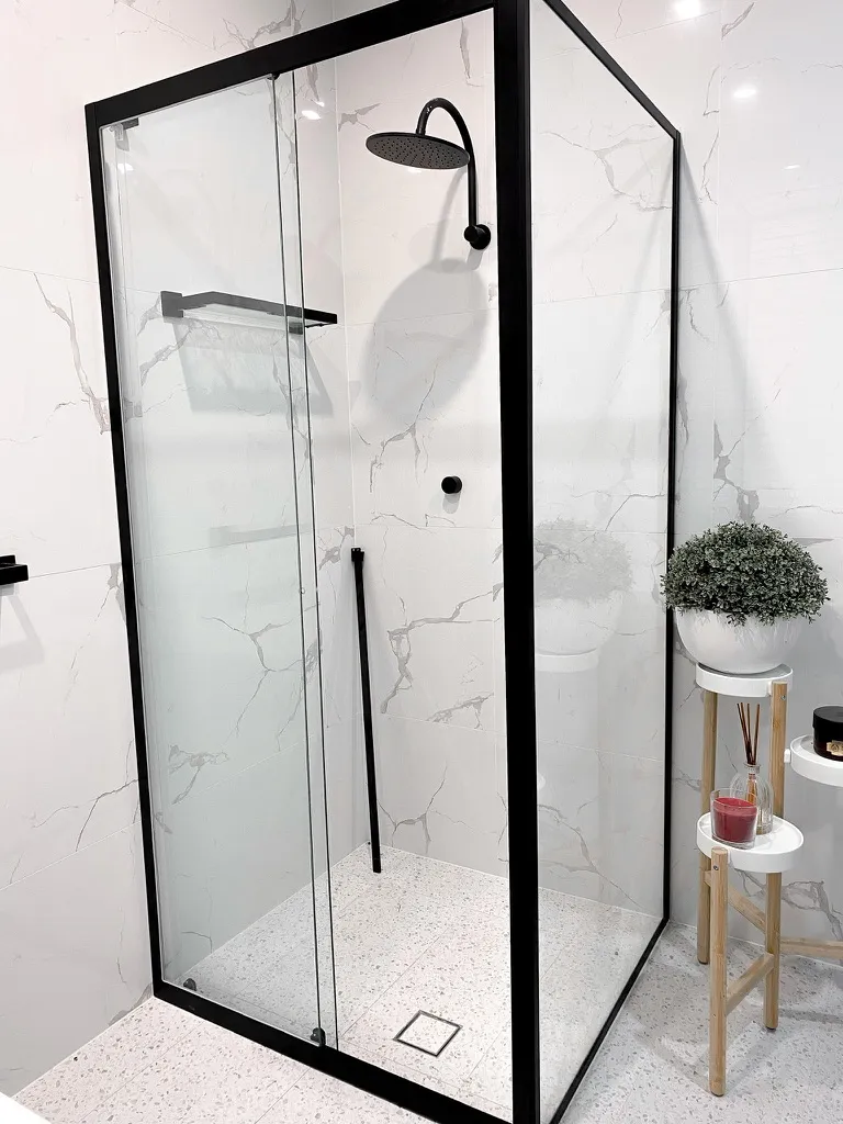 Semi-Frameless Screens installation 1
