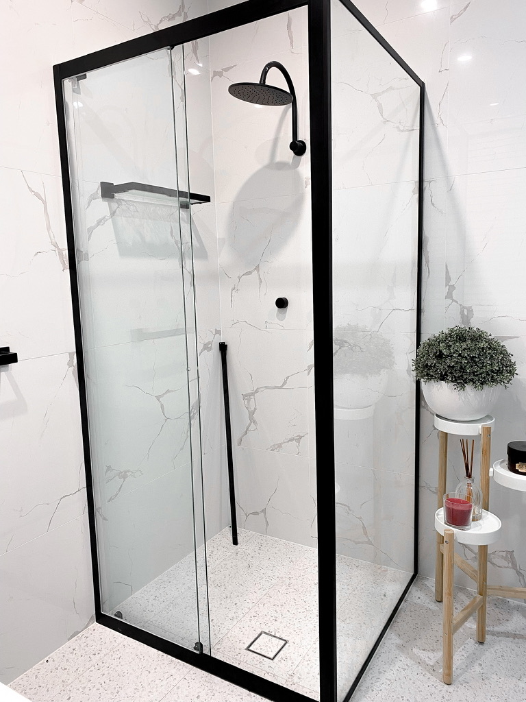 Semi-Frameless Screens installation 1