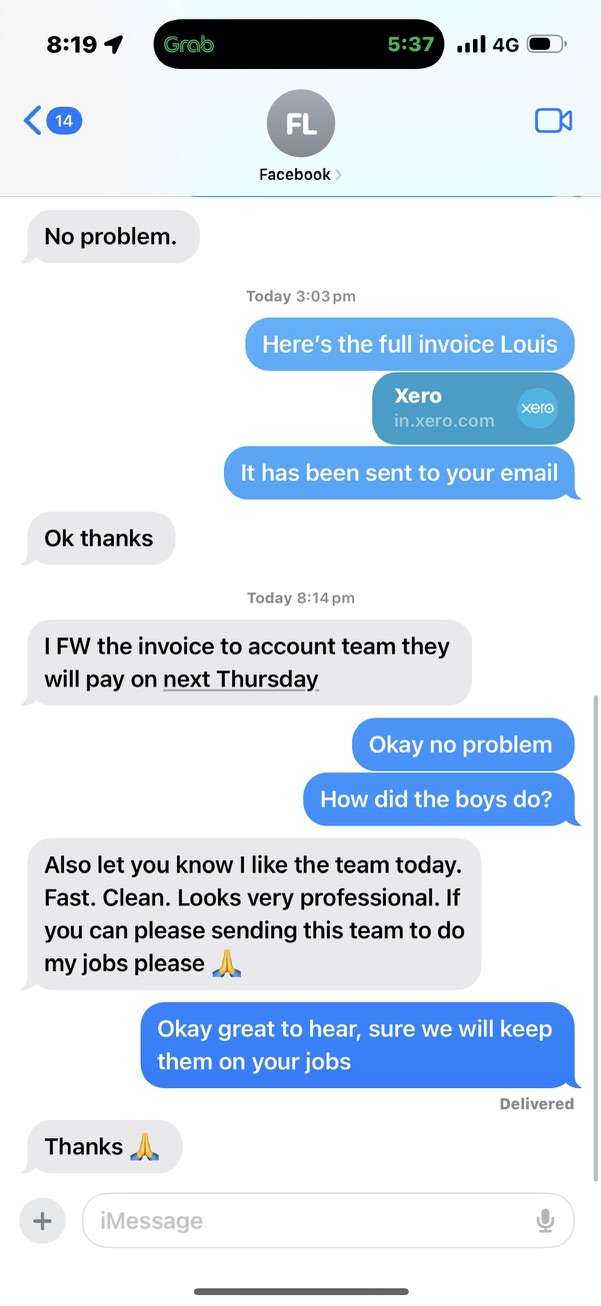 Louis iMessage: Fast. Clean. Looks very professional.